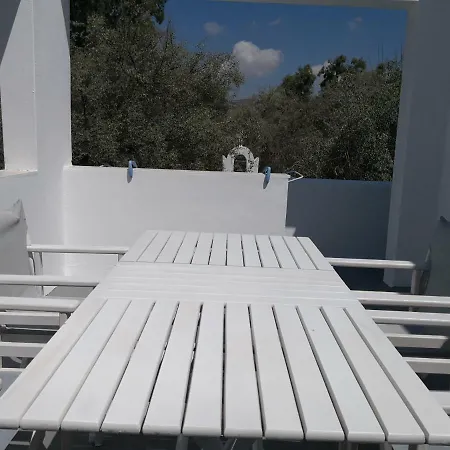 Livadia Paros Parikia (Paros)